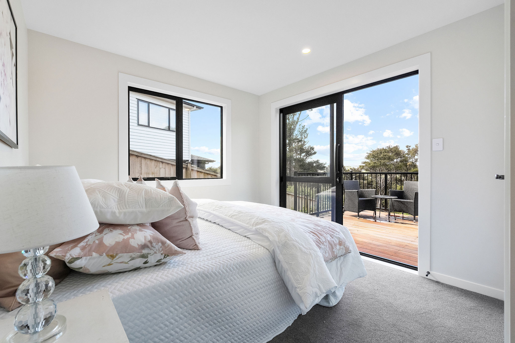 Bedroom opening onto a private deck